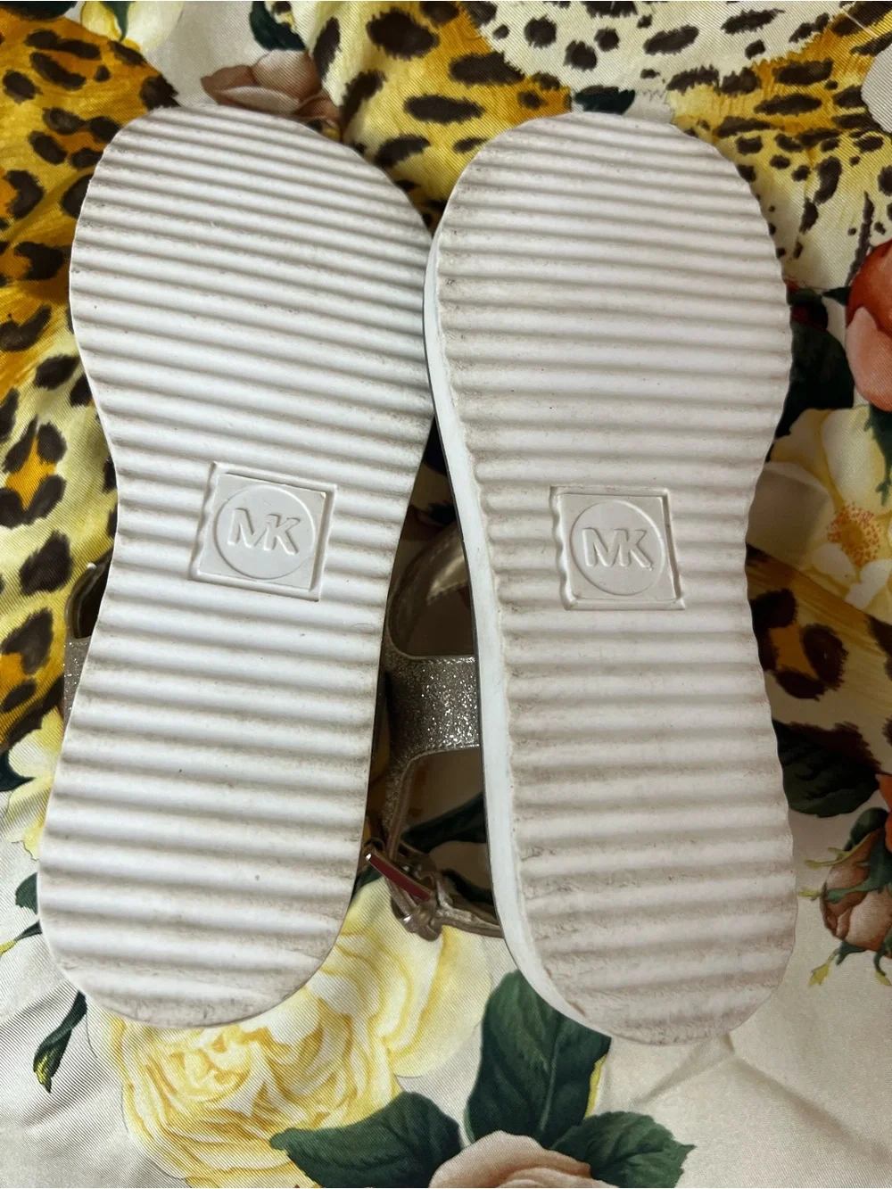 Michael Kors Girls Gold Glitter T-Strap Platform Sandals Size 13 EU 31